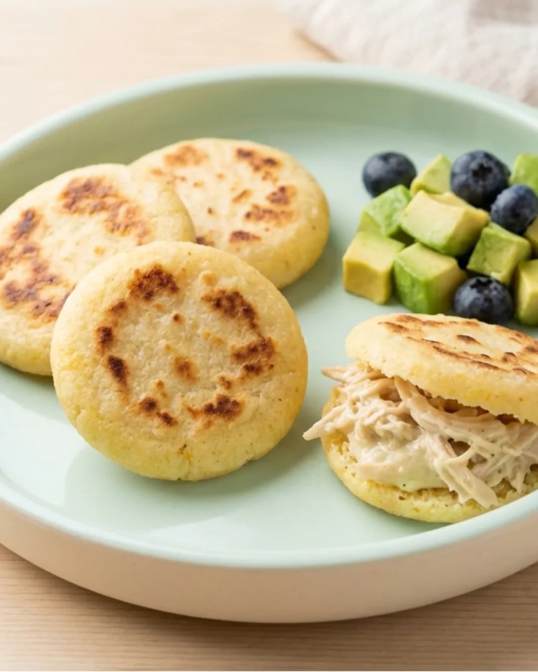 Arepas rellenas de pollo